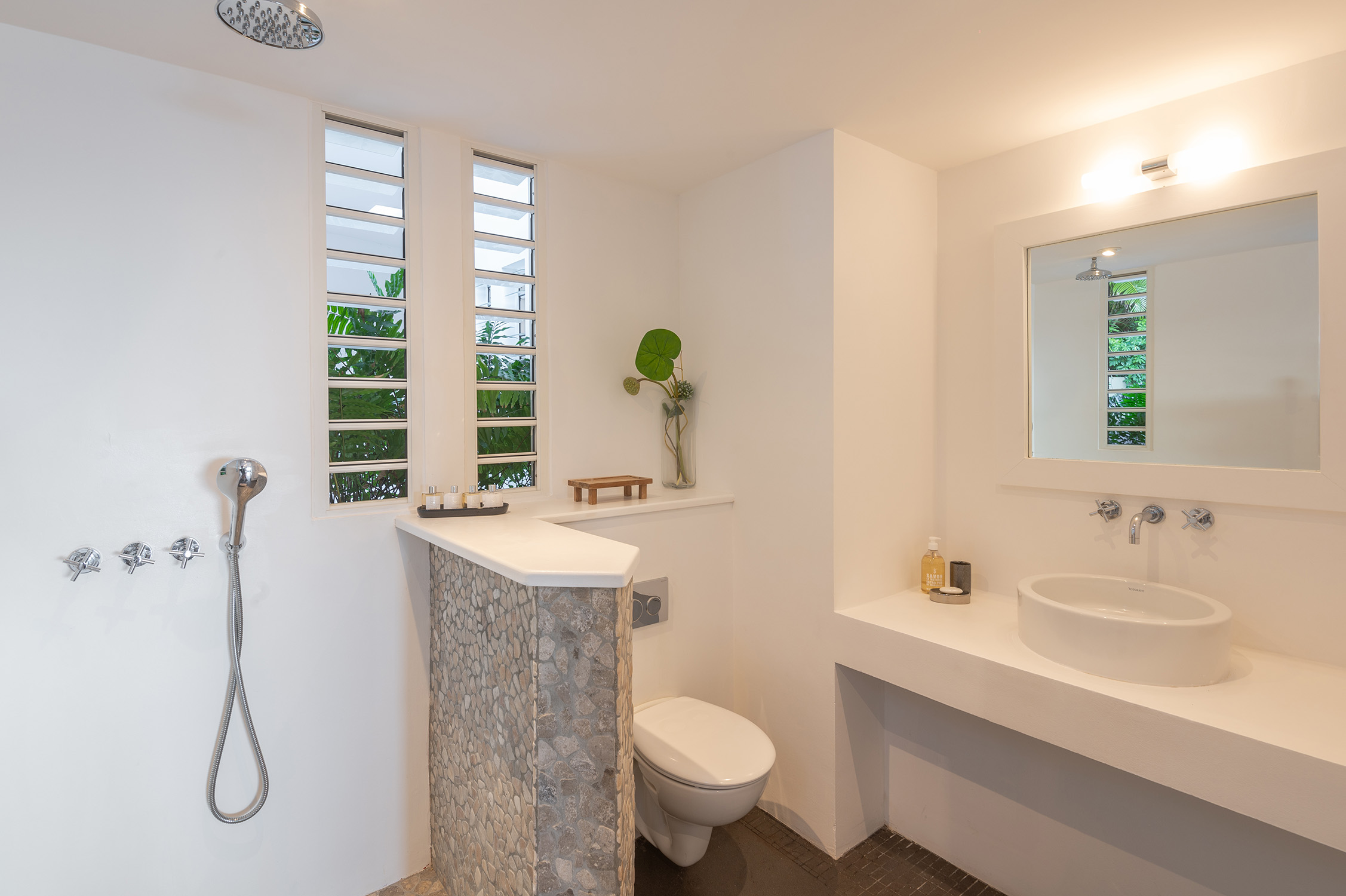 Contemporary 3-Bedroom Villa in Pointe-Milou, St Barts with Ocean Views