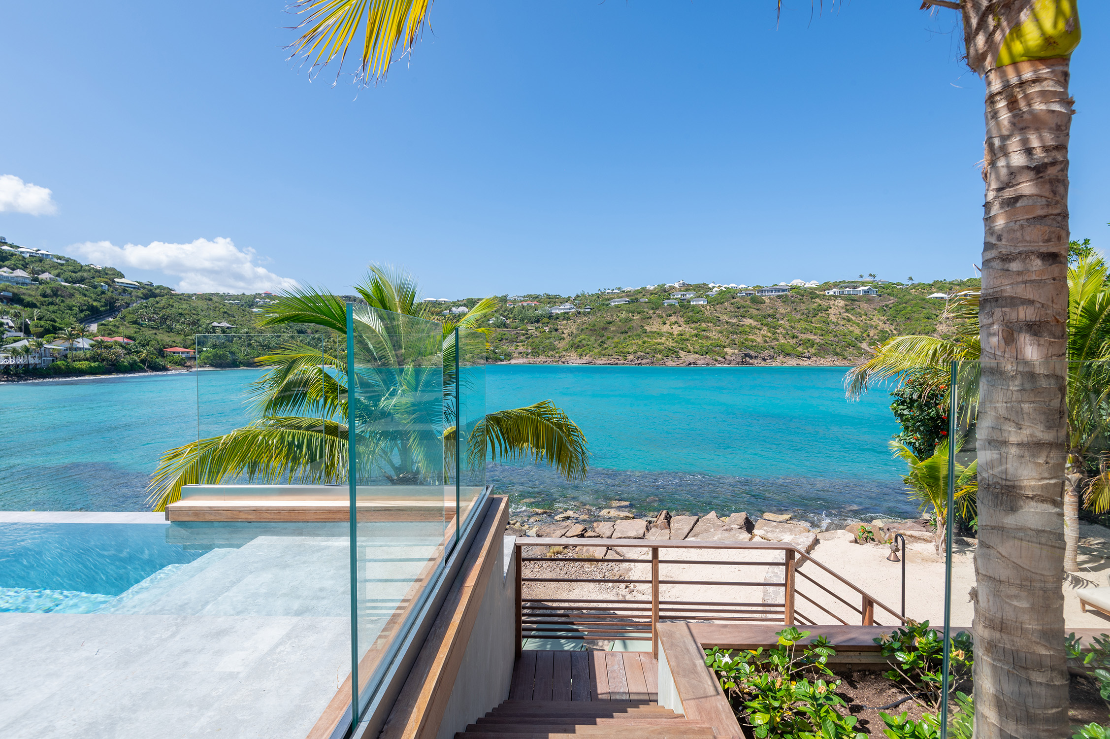 Villa Linda – Luxury 5-Bedroom Seafront Villa in Marigot St Barts