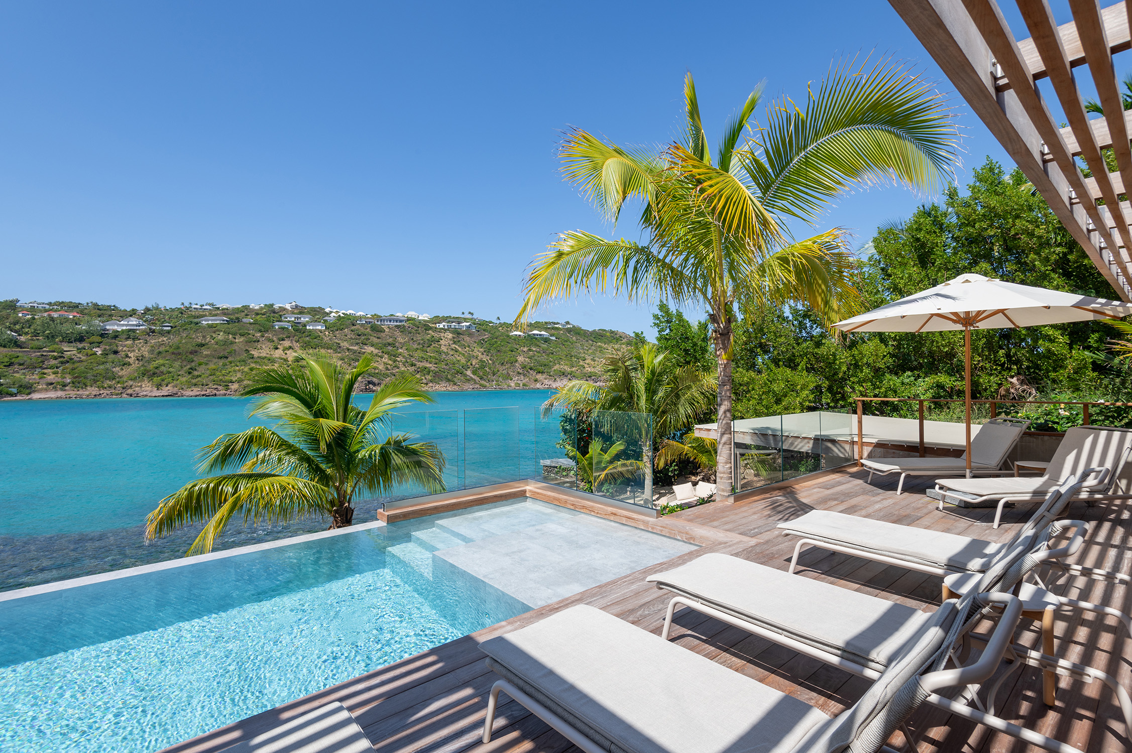 Villa Linda – Luxury 5-Bedroom Seafront Villa in Marigot St Barts