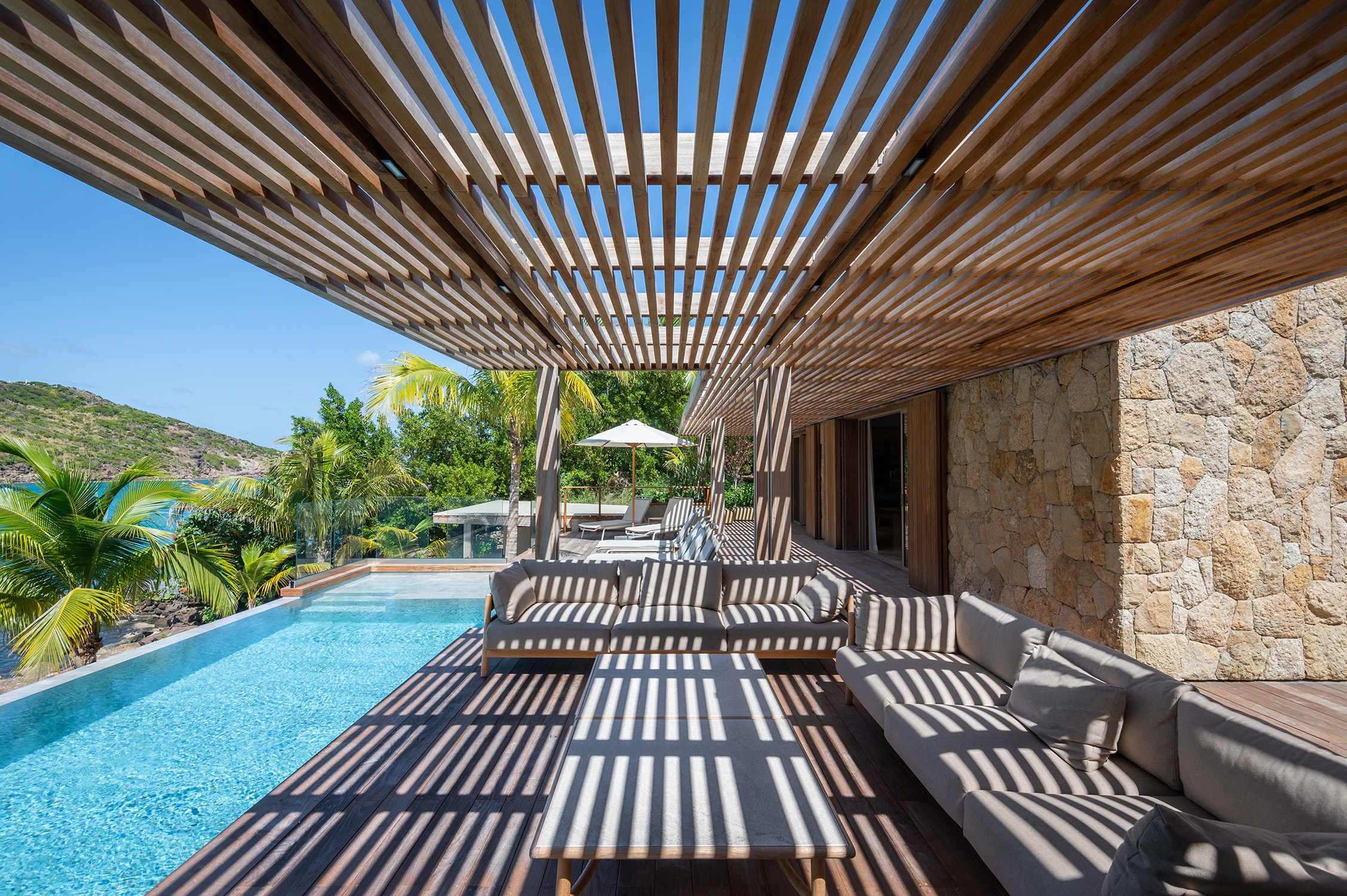 Villa Linda – Luxury 5-Bedroom Seafront Villa in Marigot St Barts