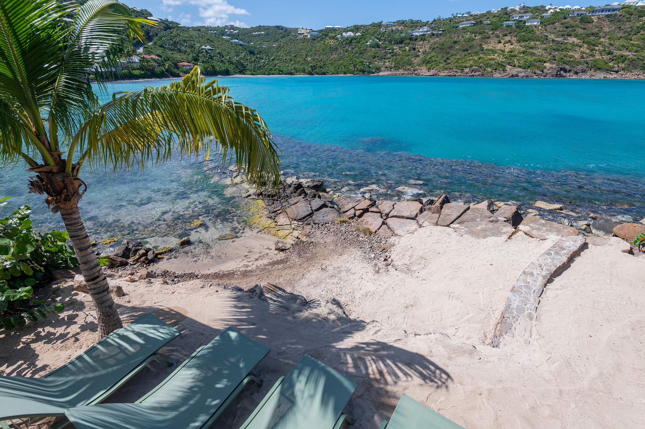 Villa Linda – Luxury 5-Bedroom Seafront Villa in Marigot St Barts