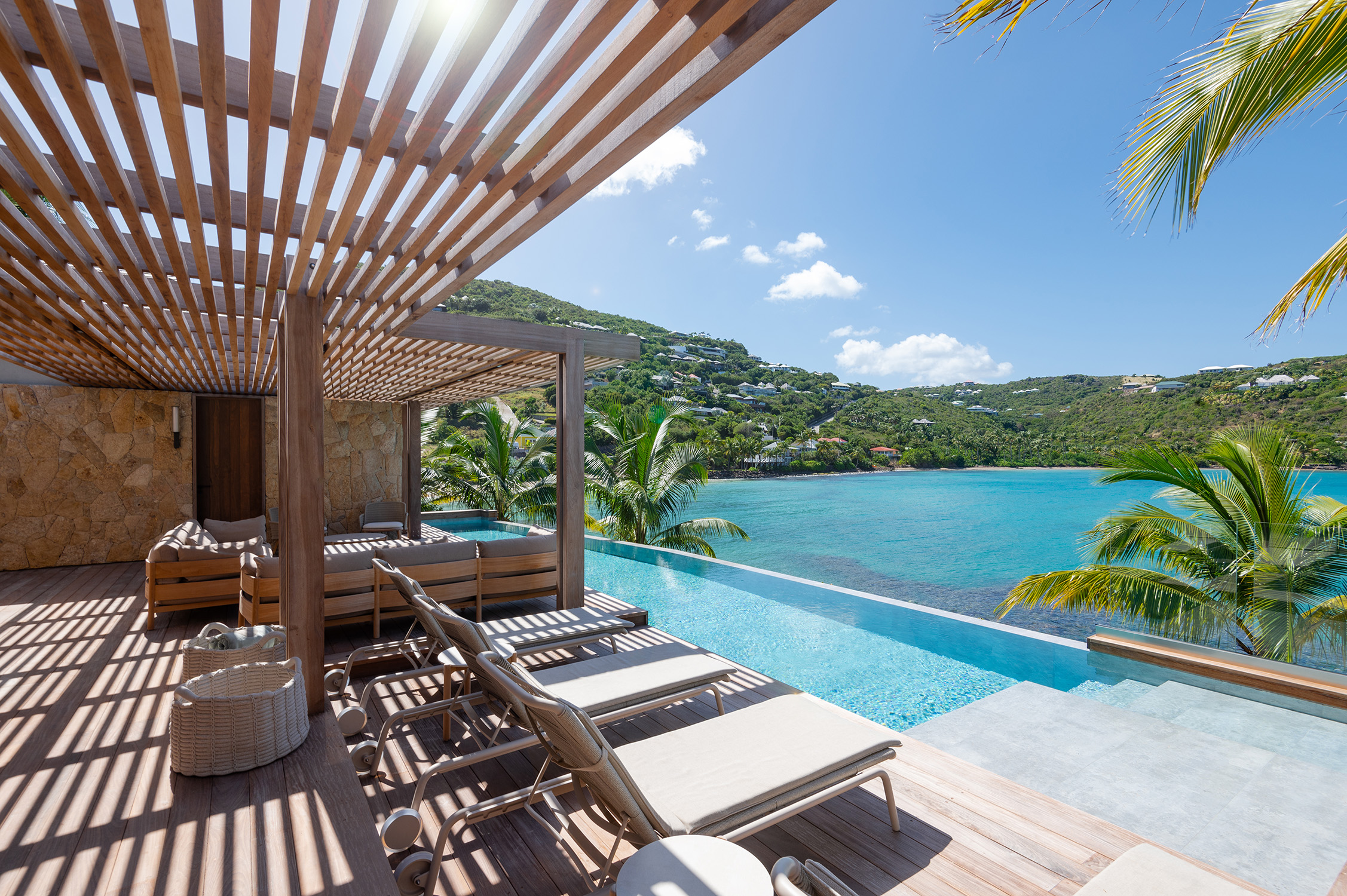 Villa Linda – Luxury 5-Bedroom Seafront Villa in Marigot St Barts