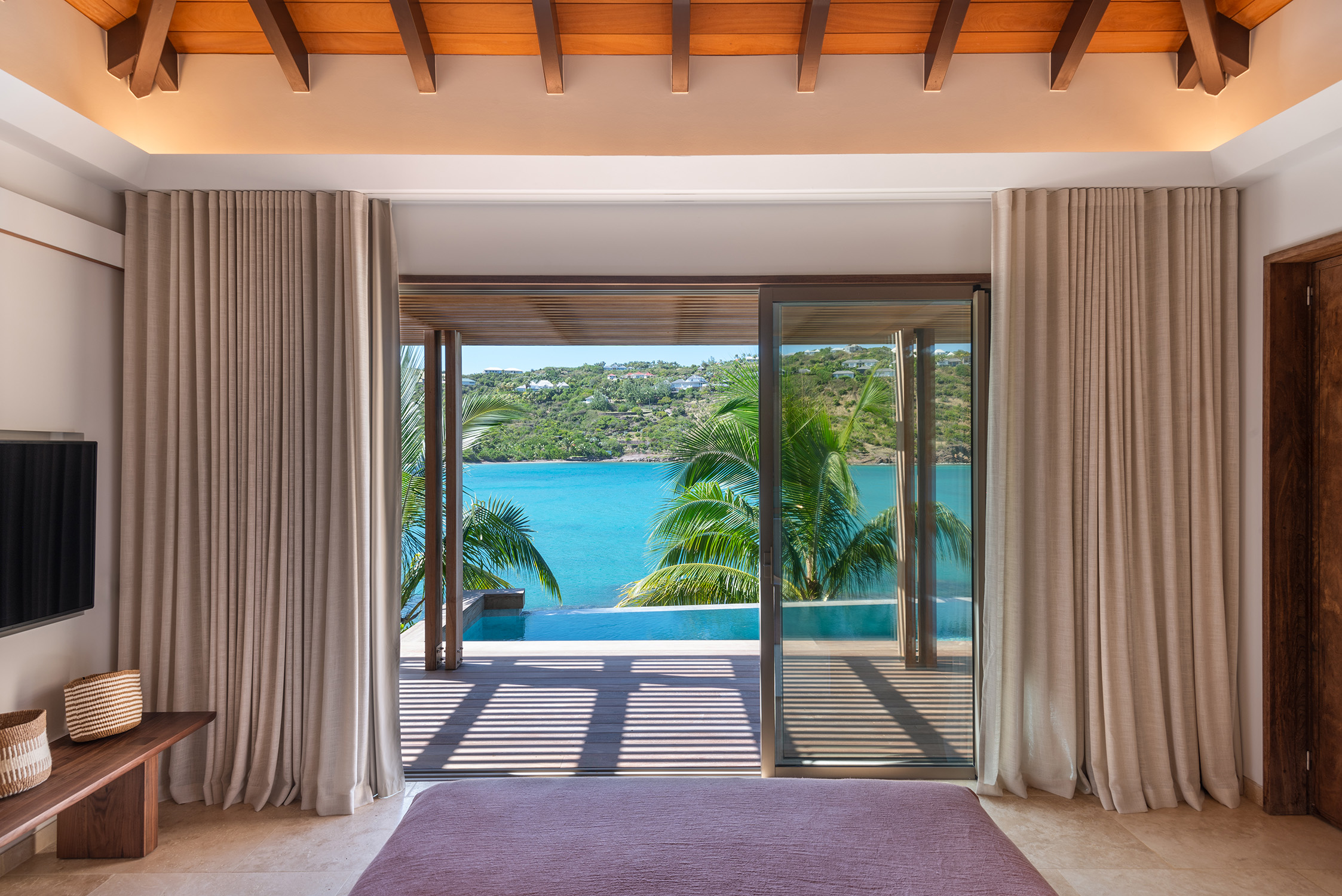 Villa Linda – Luxury 5-Bedroom Seafront Villa in Marigot St Barts