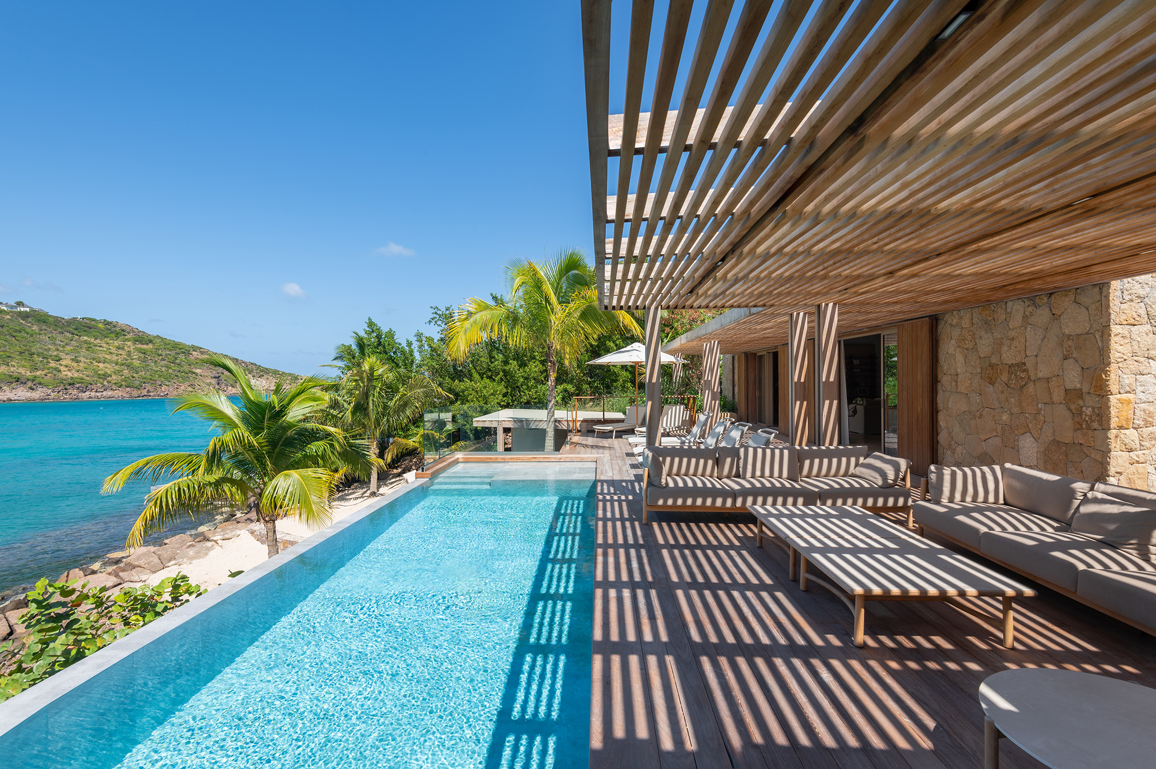Villa Linda – Luxury 5-Bedroom Seafront Villa in Marigot St Barts