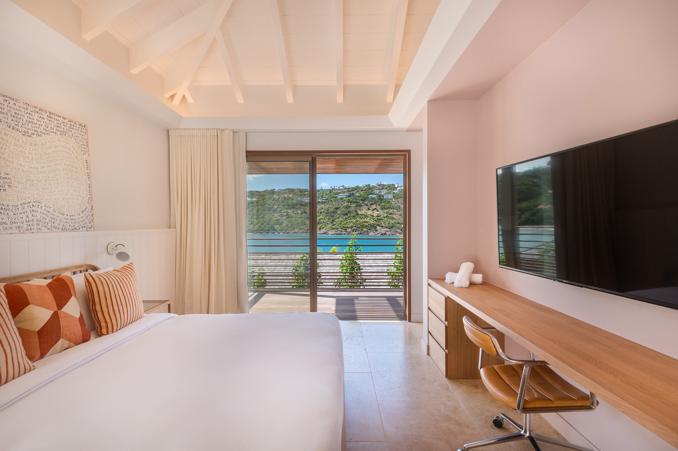 Villa Linda – Luxury 5-Bedroom Seafront Villa in Marigot St Barts