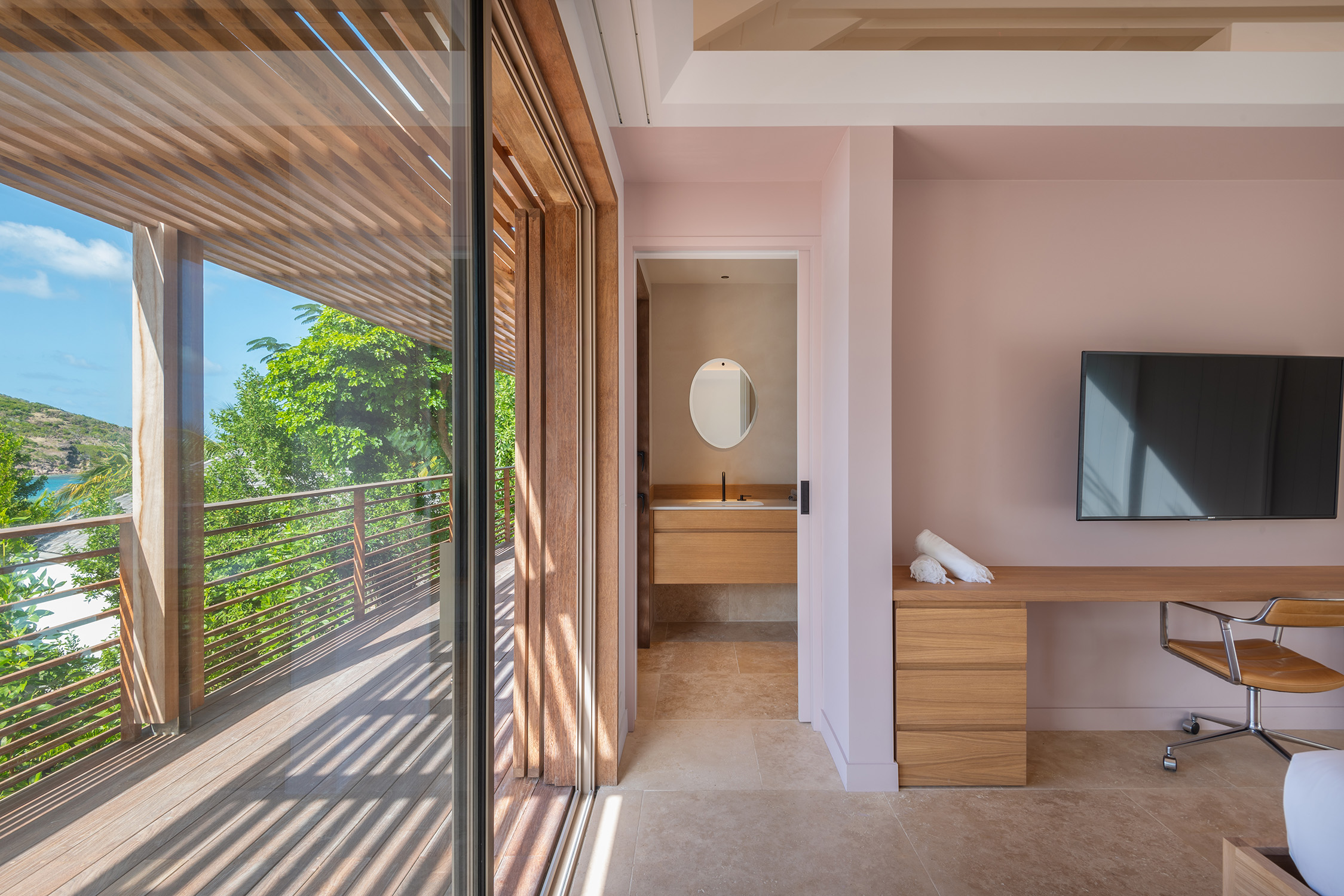 Villa Linda – Luxury 5-Bedroom Seafront Villa in Marigot St Barts