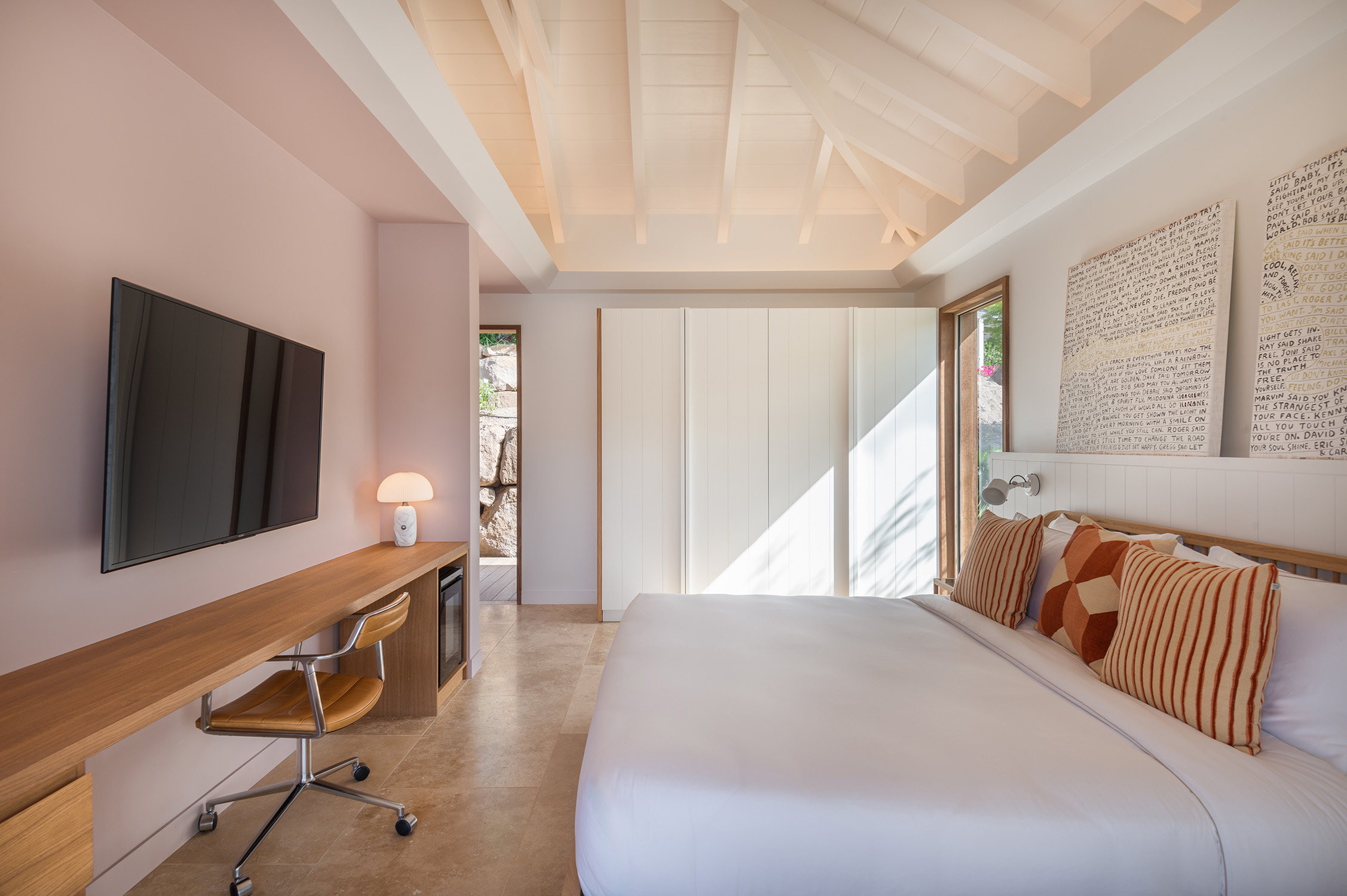 Villa Linda – Luxury 5-Bedroom Seafront Villa in Marigot St Barts