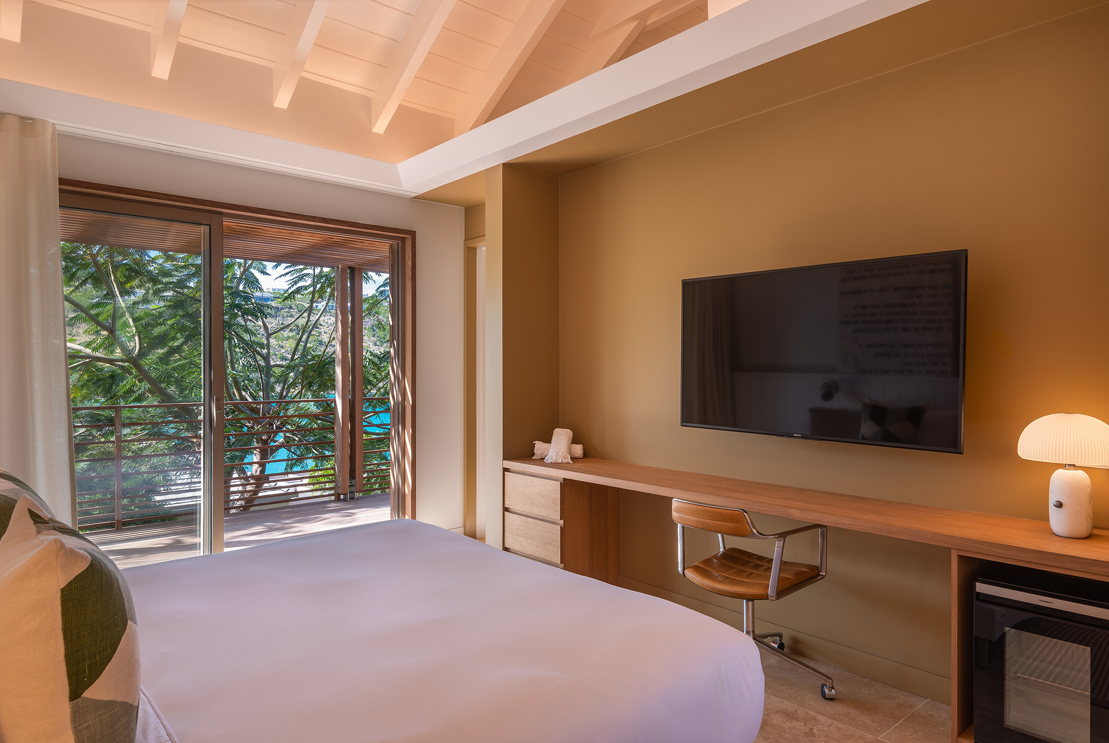 Villa Linda – Luxury 5-Bedroom Seafront Villa in Marigot St Barts