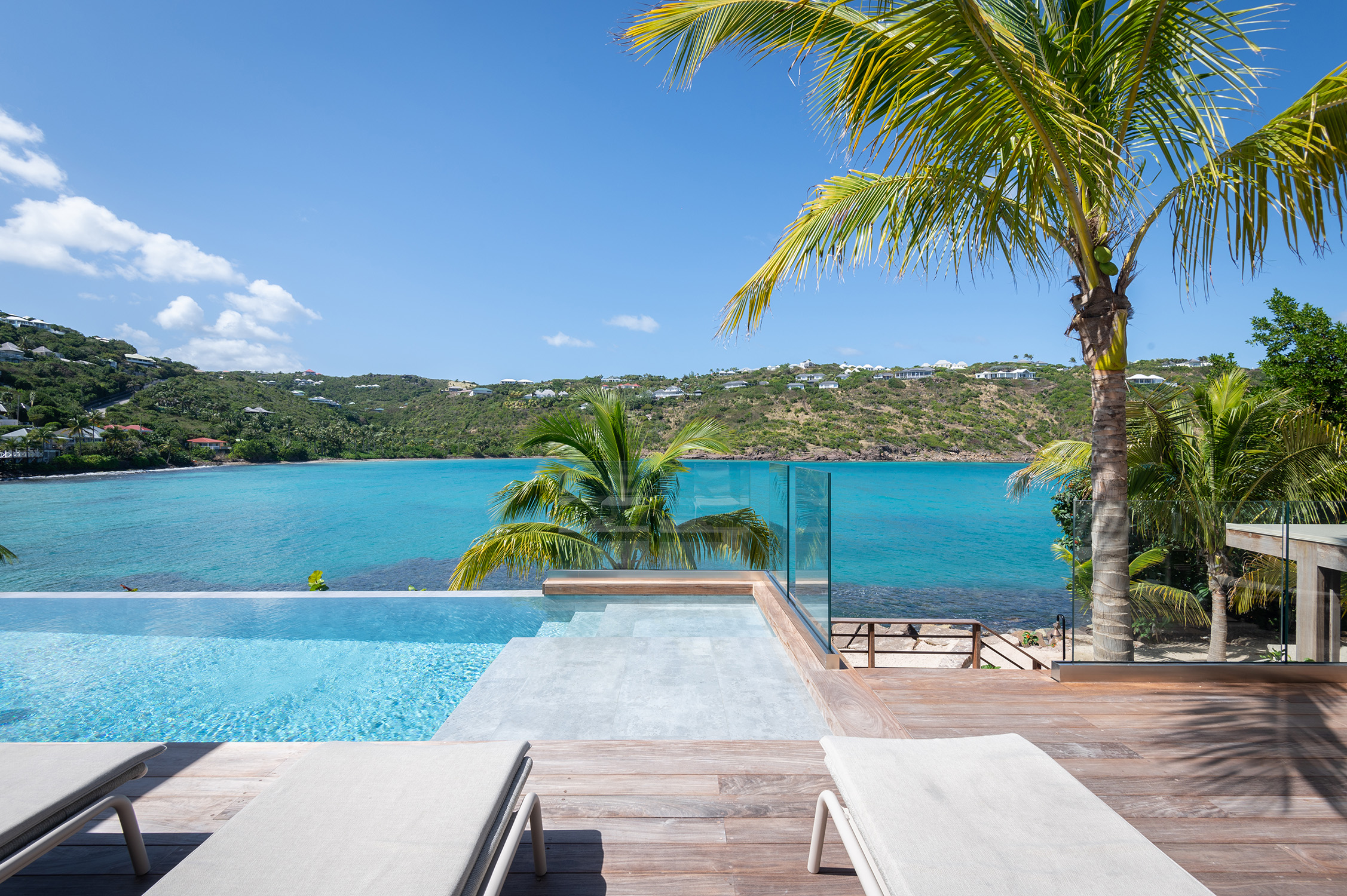 Villa Linda – Luxury 5-Bedroom Seafront Villa in Marigot St Barts